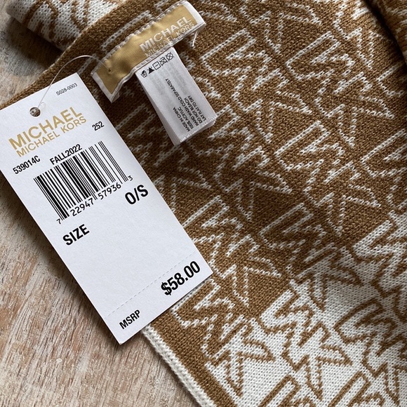 Michael Kors Sognature Logo Scarf - Picture 2 of 6